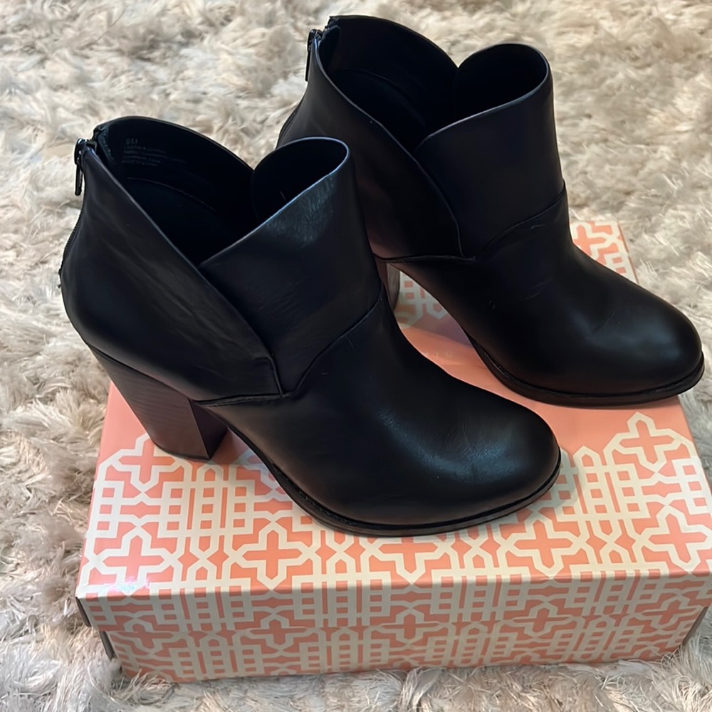 Gianni Bini Booties